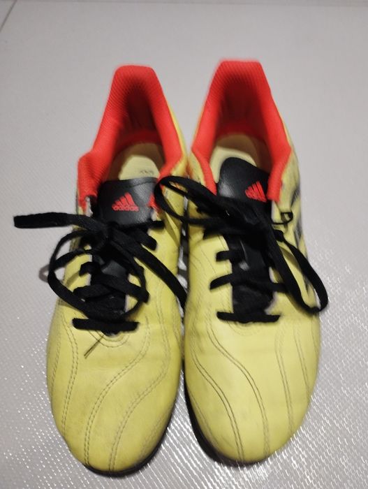 Детски бутонки за футбол