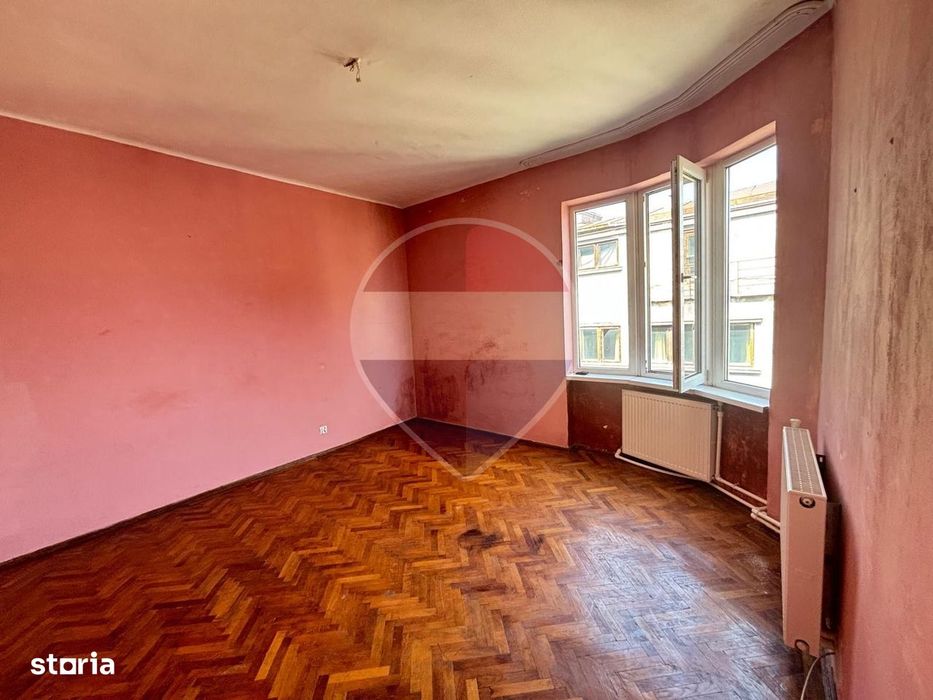 Centrul Istoric București - 3 camere, balcon, 2 boxe, clădire Art Deco