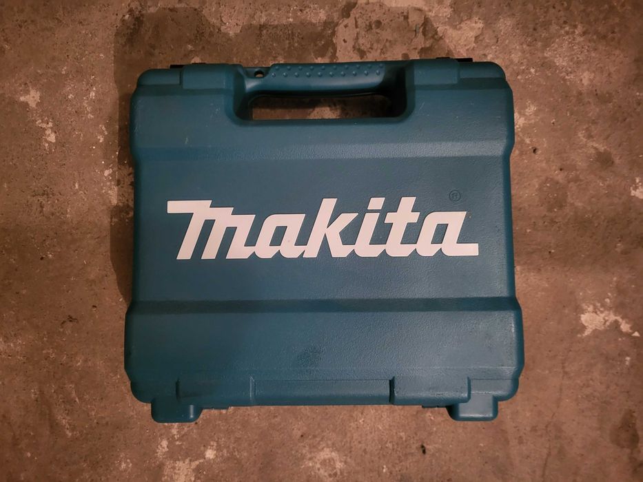 Cutie transport Makita suflanta aer cald