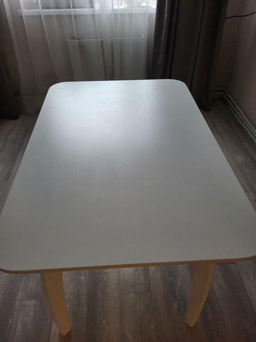 Стол со стульями