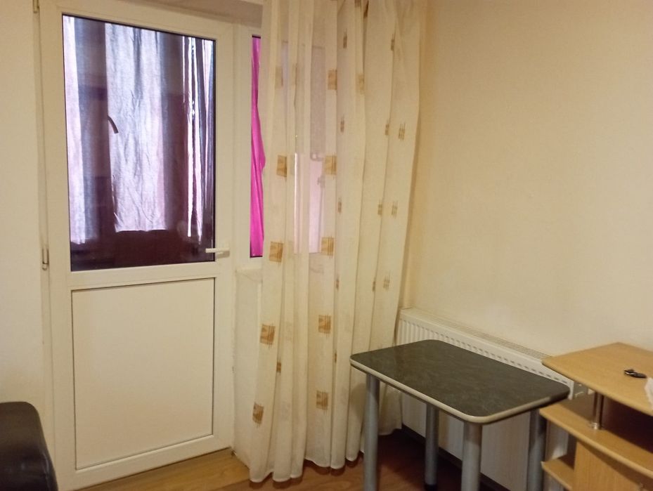 (închiriată) garsonieră