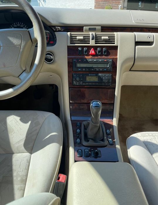 Mercedes e class w 210  impecabil !!