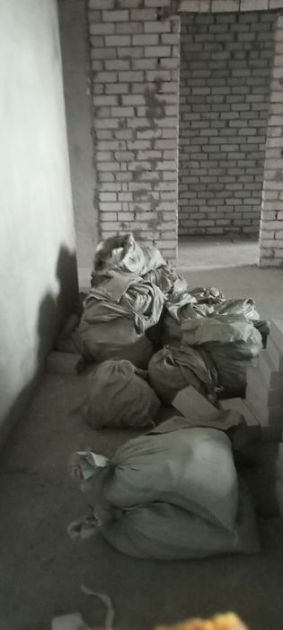 Демонтаж и вывоз строительного материала.