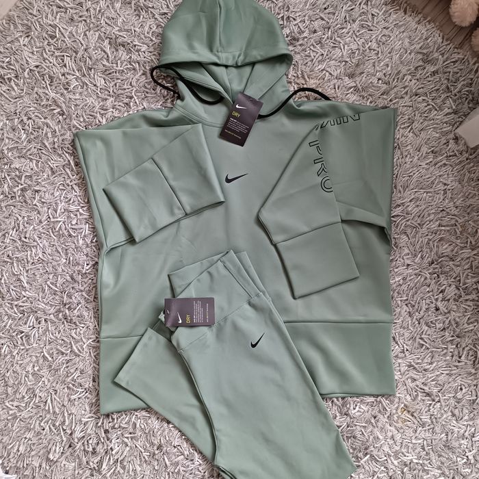 Екип за спорт Nike