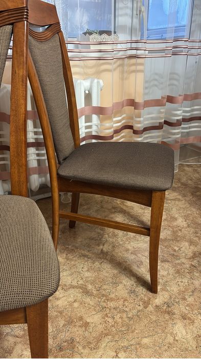 Стол со стульями