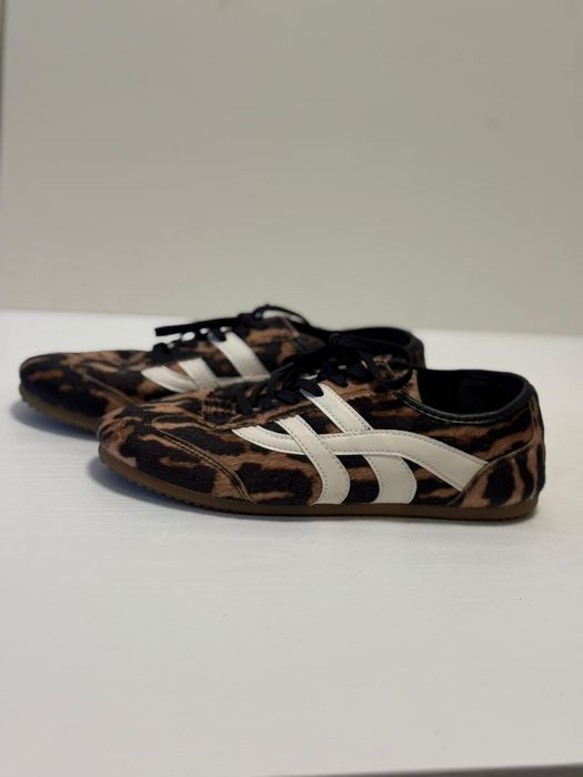 Adidași model leopard