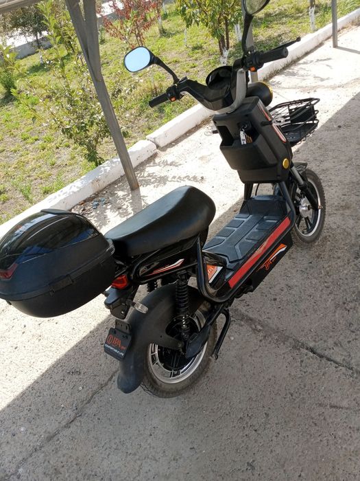 Skuter srochno sotiladi