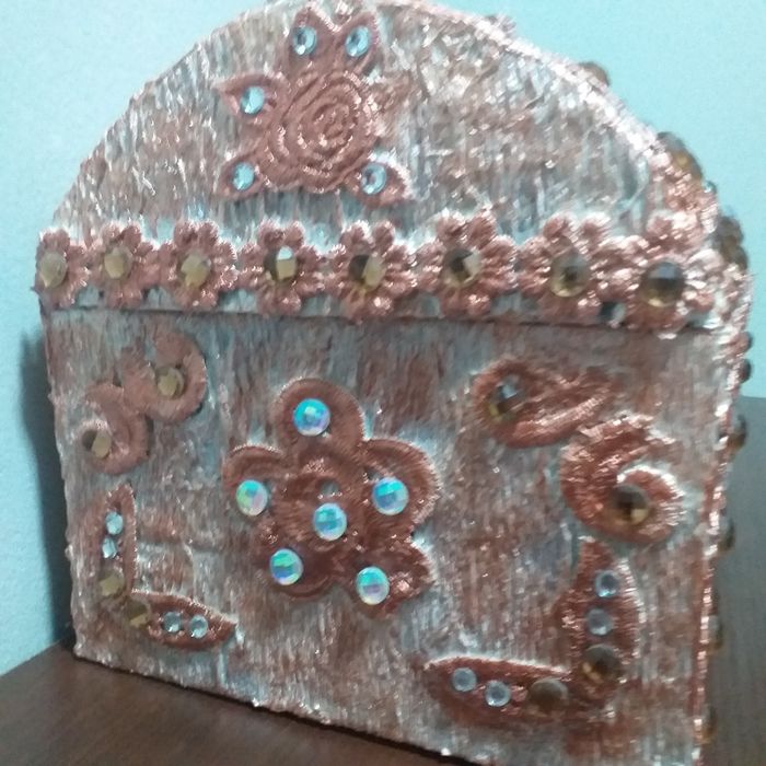 Сундучок-шкатулка