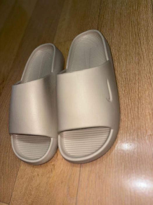 Papuci Nike 44-45 Noi Bej Crem