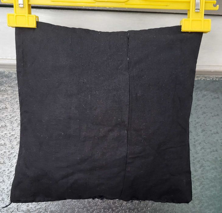 Продавам стари битови декоративни калъфки за възглавница с бродерия