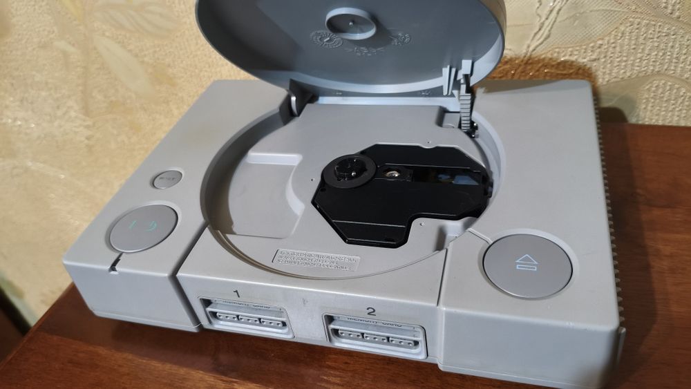 Sony PlayStation 1 SCPH-7002 PAL (FAT)