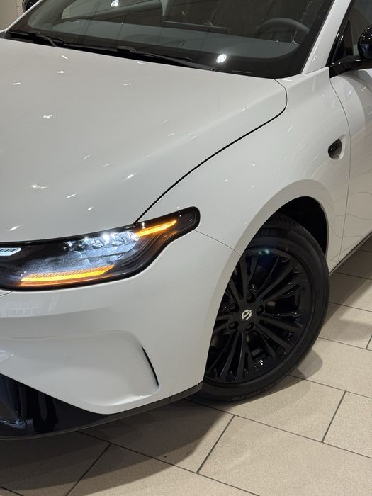 LeapMotor C01 Restyling Hybrid