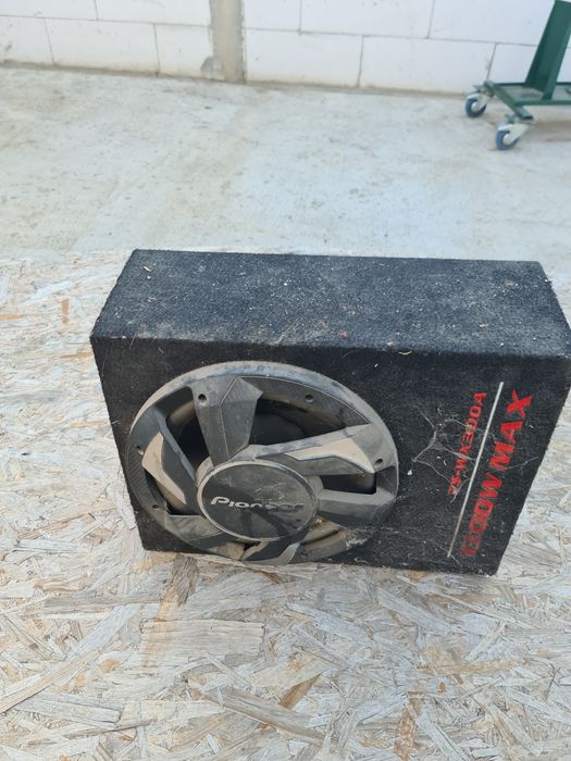 Tub bas Pioneer
Subwoofer Amplificat