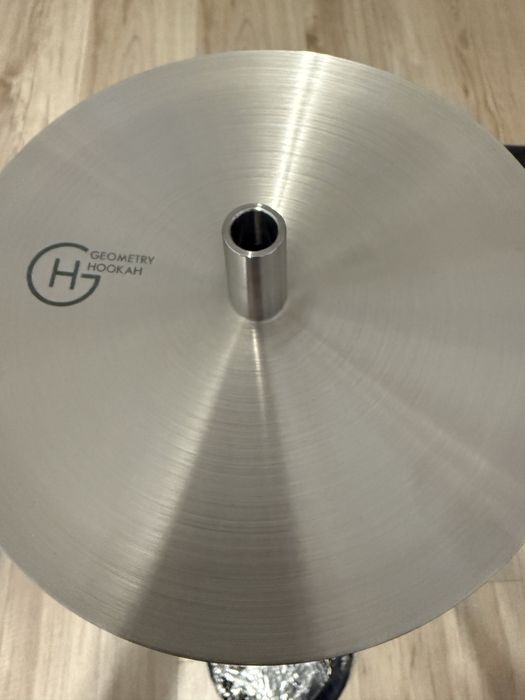 Oferta stoc limitat.narghilea hooligan geometry