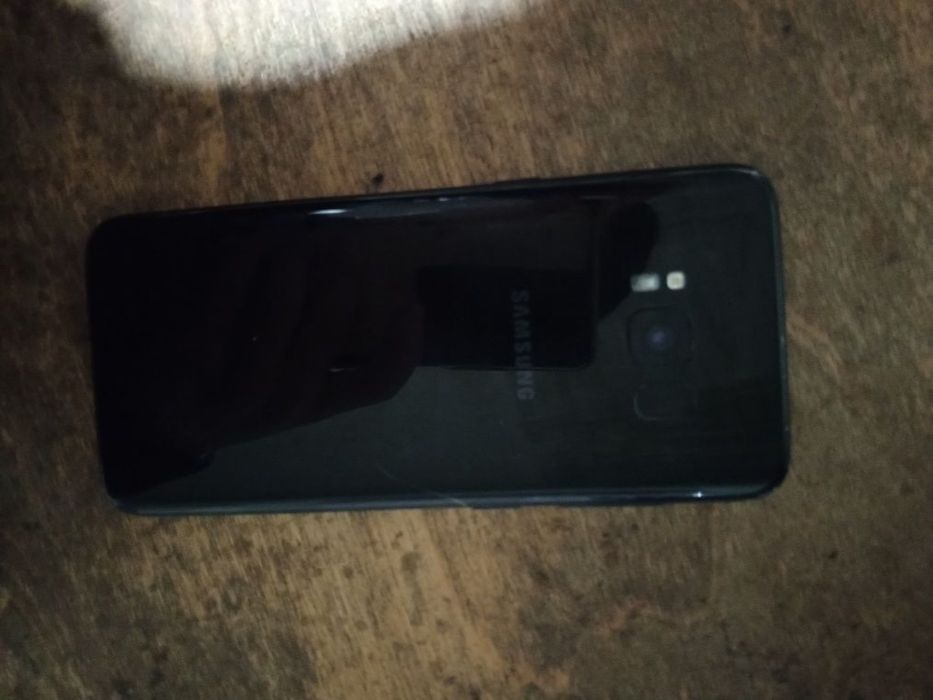 Samsung S 8  obmen bor iphonega