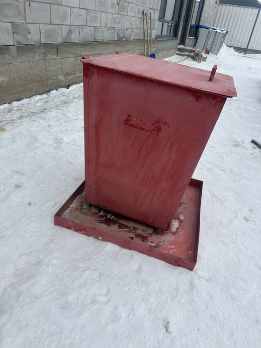 Срочно продается мусорной контейнеры