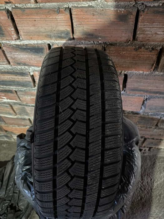 Гуми зимни 225/45/17 Sunfull