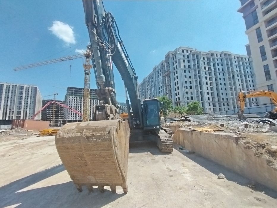 Hunday ekiskavatir sotiladi 300 tali 2021 yil 9000 madachast iwlagan
