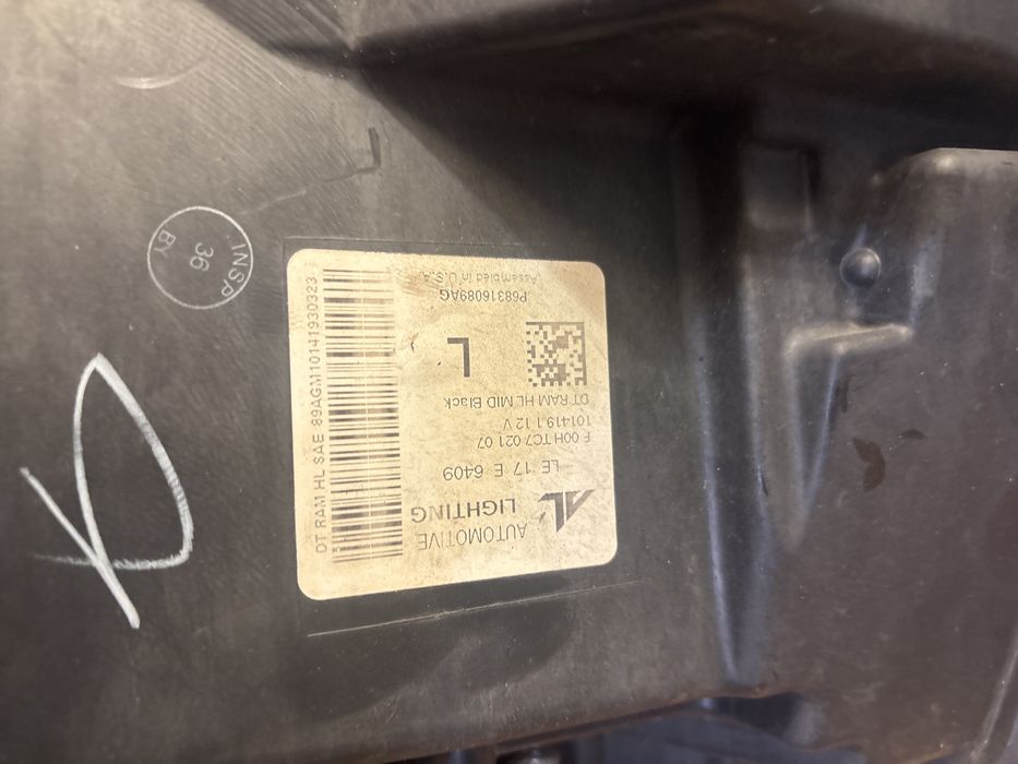 Фар Dodge Ram 1500 19-23