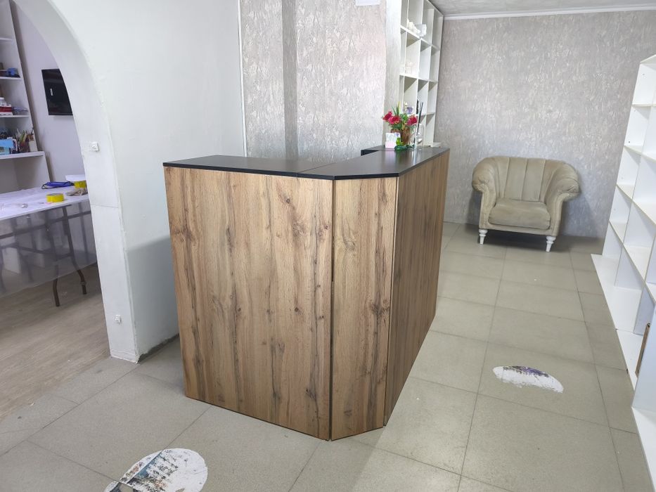 Продам ресепшен  угловой