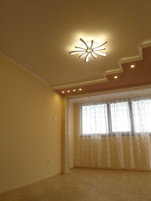 Продава се Офис в Варна, Базар Левски - 120 кв.м за 2500 €/кв.м - Снимка #19