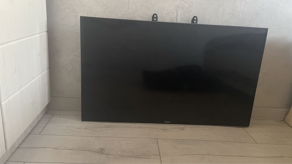 продам телевизор