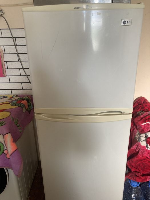 Продам холодильник LG