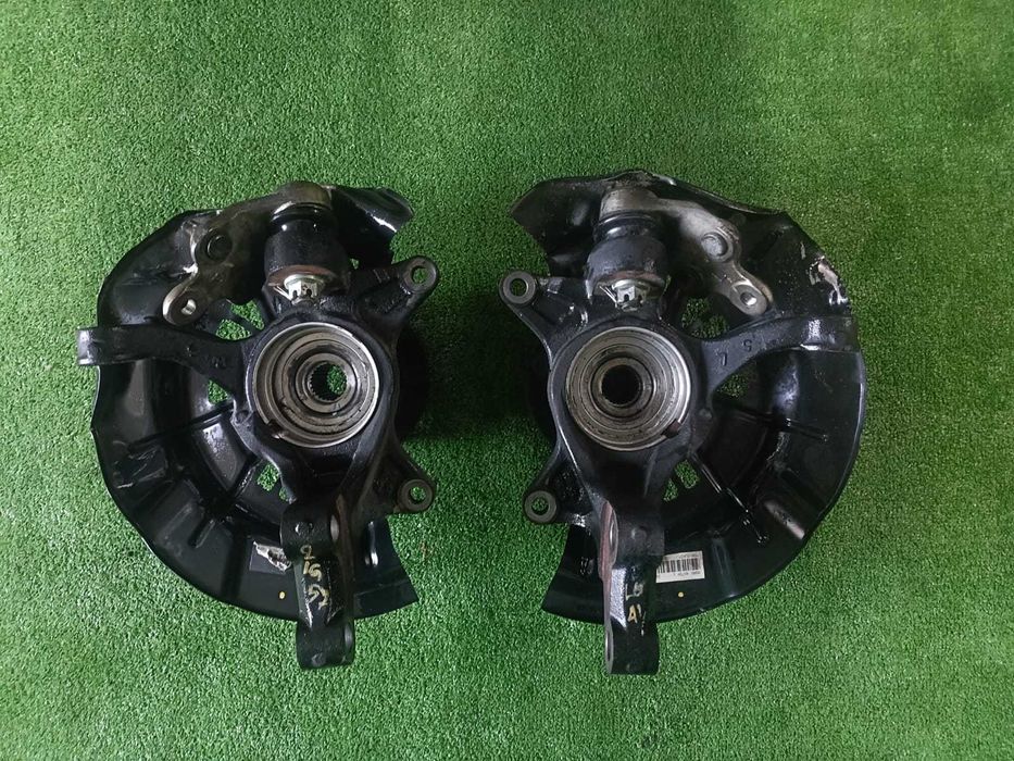 Оригинальная передняя цапфа ( поворотный кулак ) от Toyota Camry 50 55