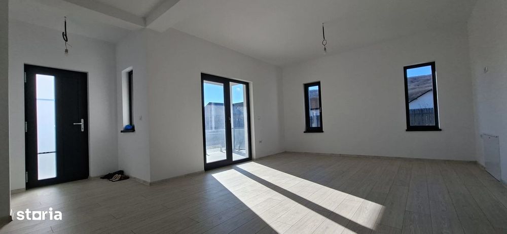 Hemeius-casa noua parter-82 mp utili-teren 270 mp - apa - curent - gaz