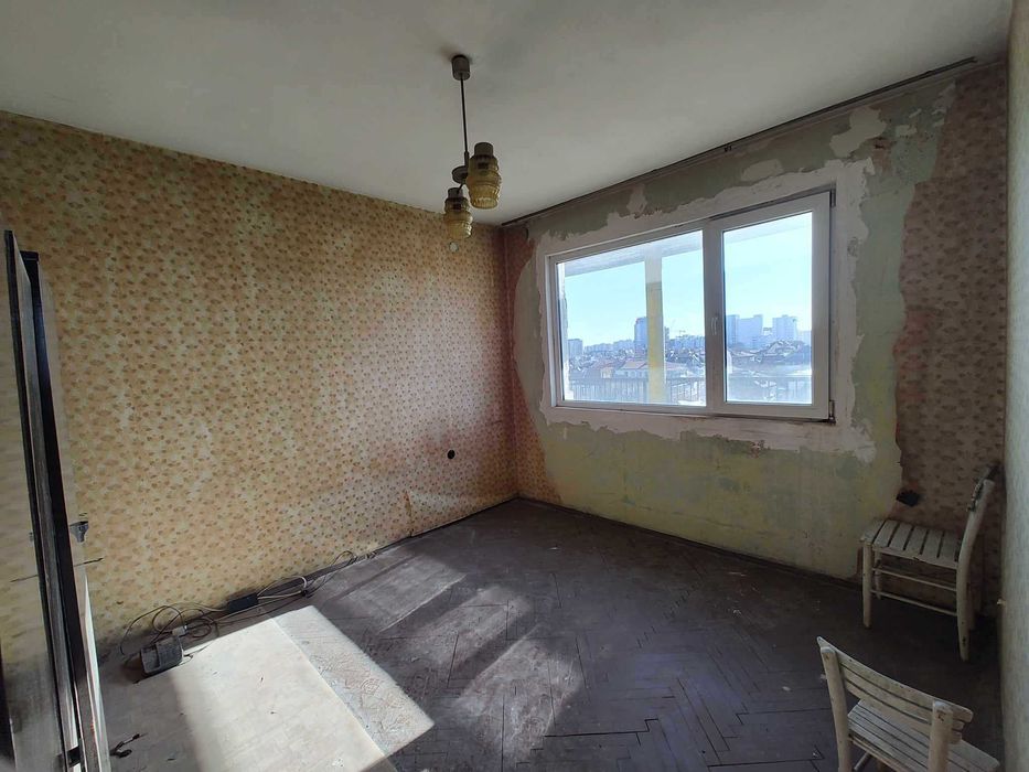 Продава се Тристаен апартамент в Пловдив, Остромила - 74 кв.м за 1271 €/кв.м - Снимка #2