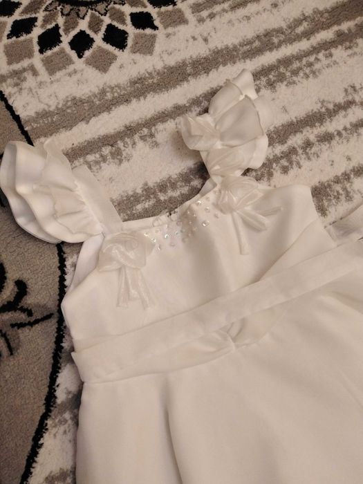 OFERTA Rochii elegante 3-8 ani 35.buc