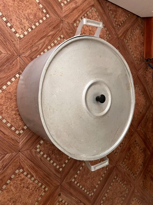 Кастрюля алюминиевая 10-12 литров