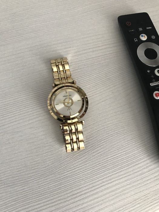 Часы новые модные