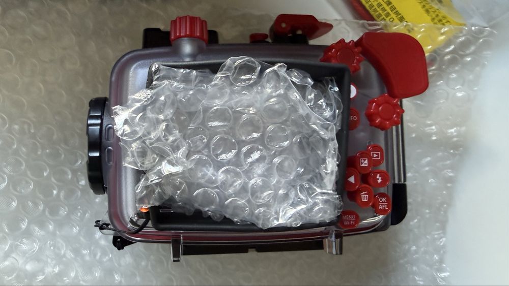 Olympus Tough Tg-6 with underwater housing
