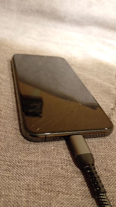 IPHONE XS 64GB – за части или възстановяване