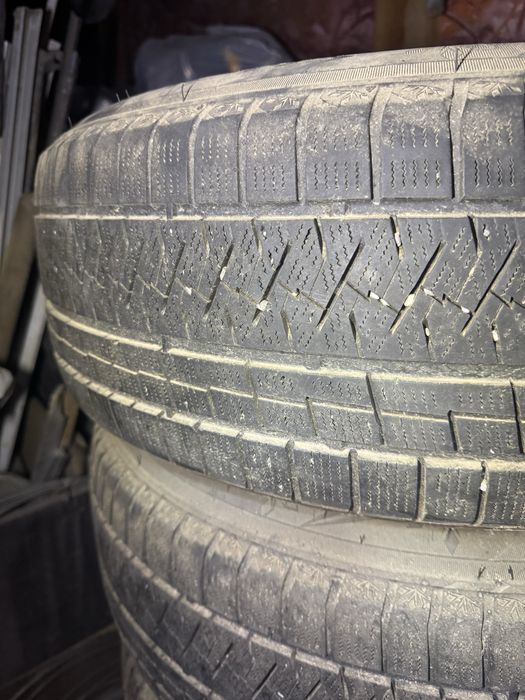 Комплект зимних шин