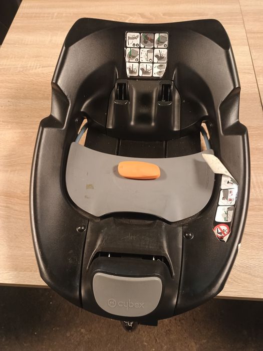 Столче за кола Cybex Aton Q Plus с база Q-fix
