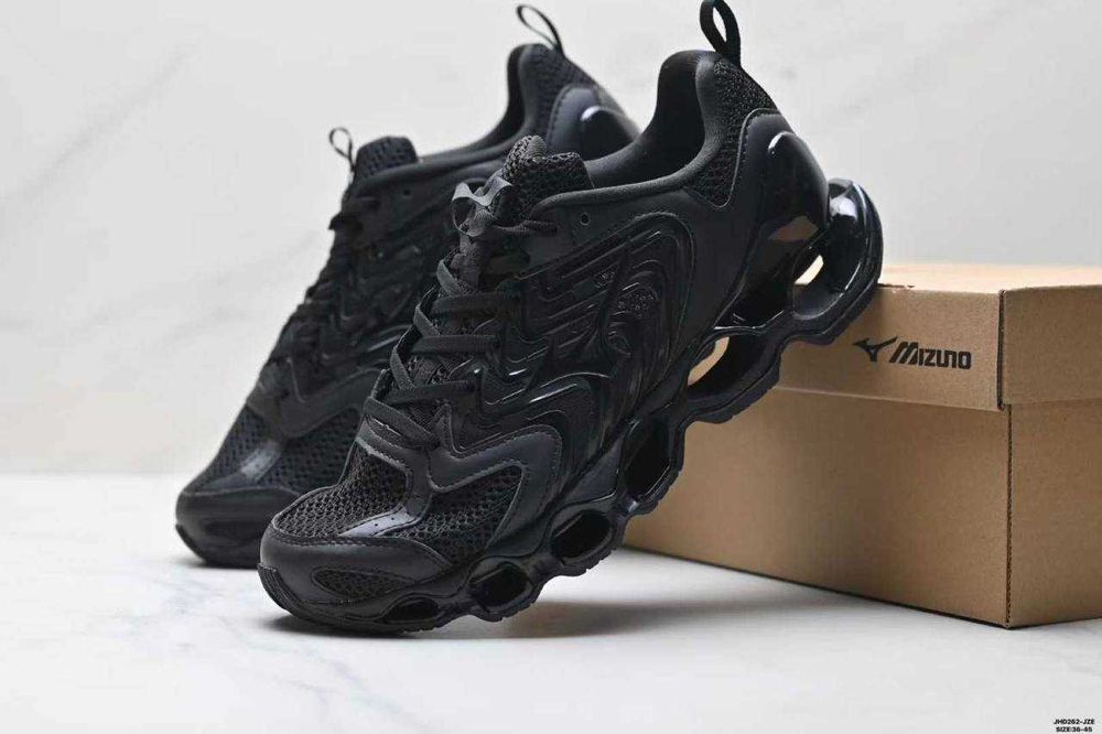 Продавам нови мъжки маратонки Mizuno Wave Prophecy LS GTX налични 42 и 44
