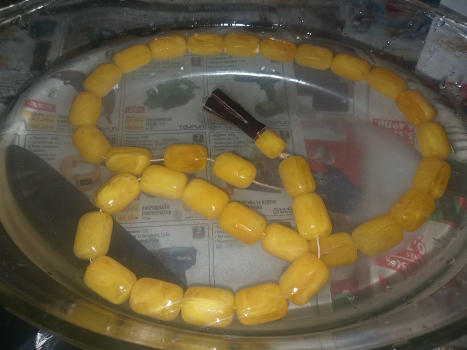 Стара кехлибарена броеница