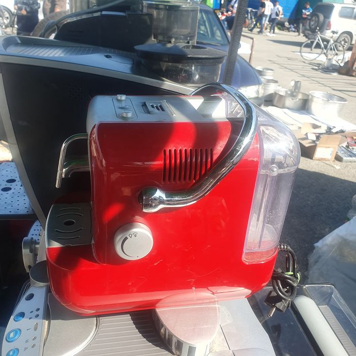 Expresor de cafea cu pastile saeco