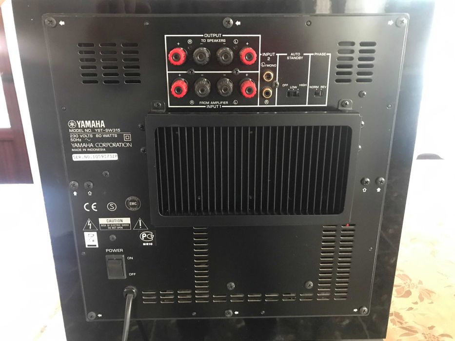 Vand Receiver RX-V477 si Boxe Yamaha 5.1 ca Nou Putin Folosit