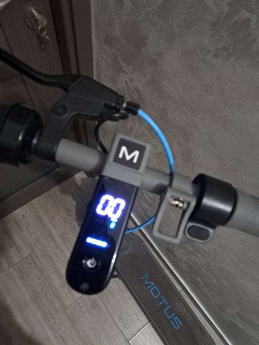 Trotinetă electrică Motus 35 km/h , autonomie 65 km