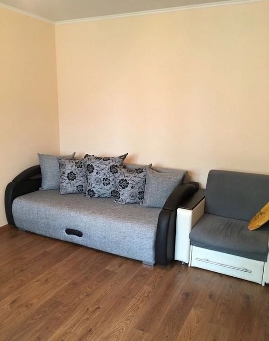 Квартира помесячно сдаю