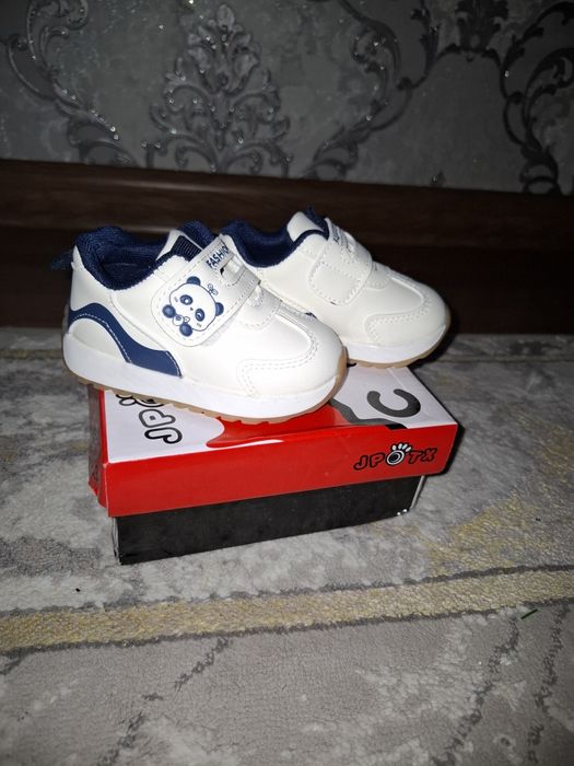 Кроссовки для детей