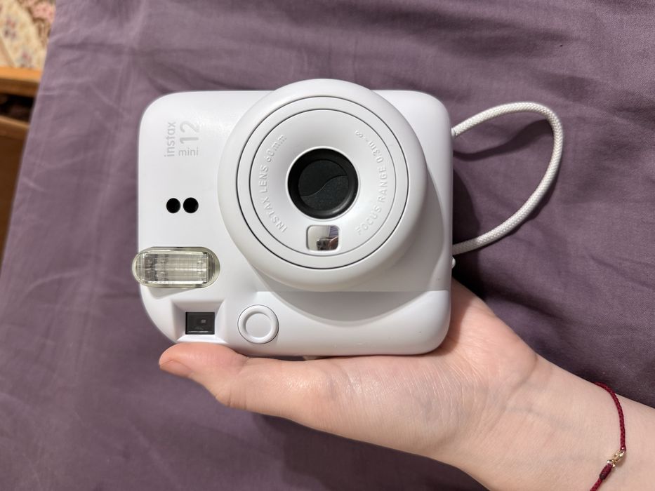 Продам instax mini 12