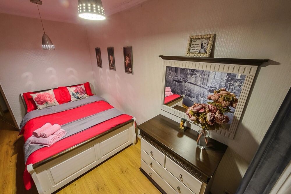 Посуточно трехкомнатная Шевченко 75