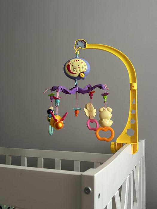 детский мобиль в кроватку.