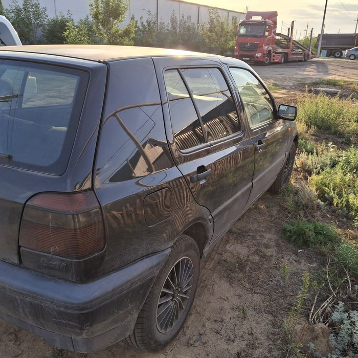 Продам гольф 3. Объём 1.8