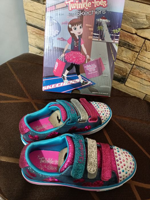 Продам новые кроссовки Sketchers 32 размер для девочек