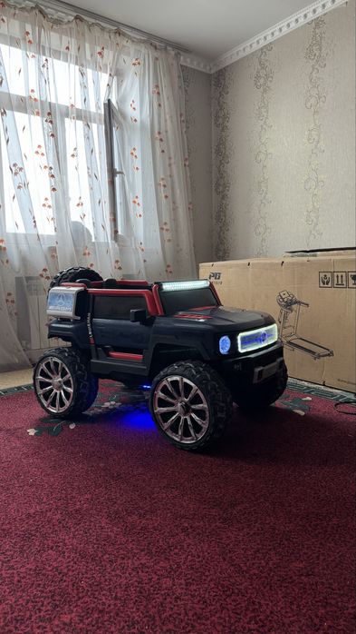 Детские машины двухместные 2штук